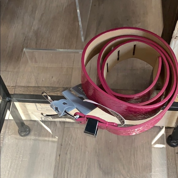 💥😊😃Kenneth Cole Pink Patent Belt - Picture 6 of 6